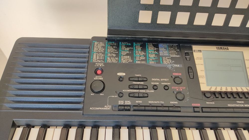 Синтезатори Yamaha PSR-330, E333 Клавішні інструменти Піаніно