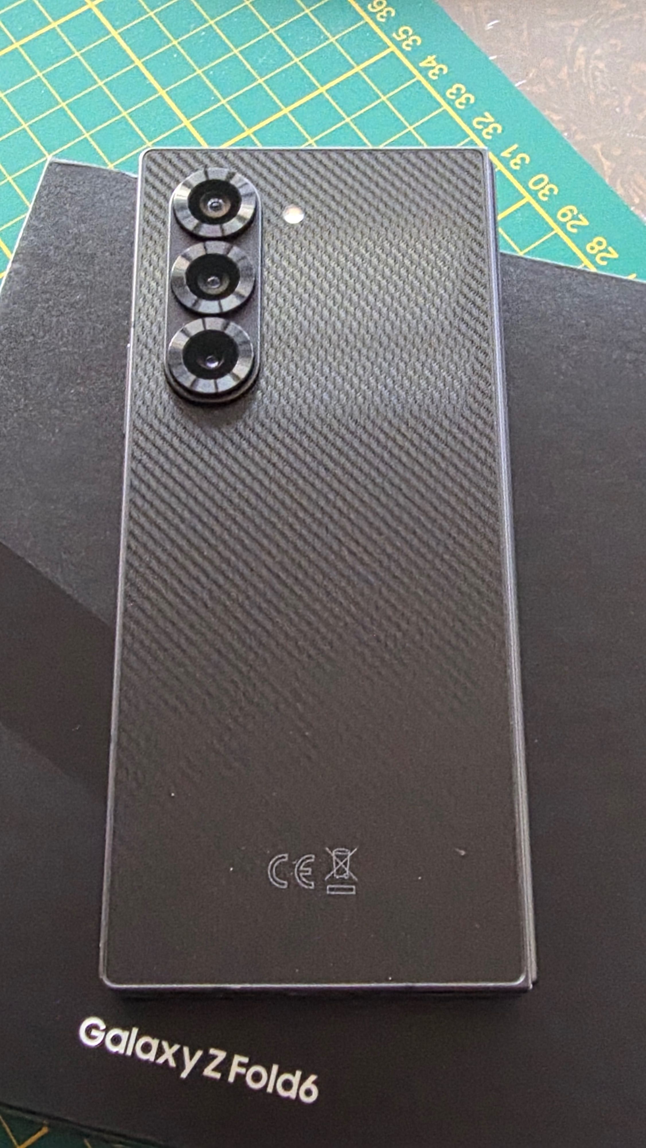 Samsung Galaxy Z fold 6 (Carbon Edition)