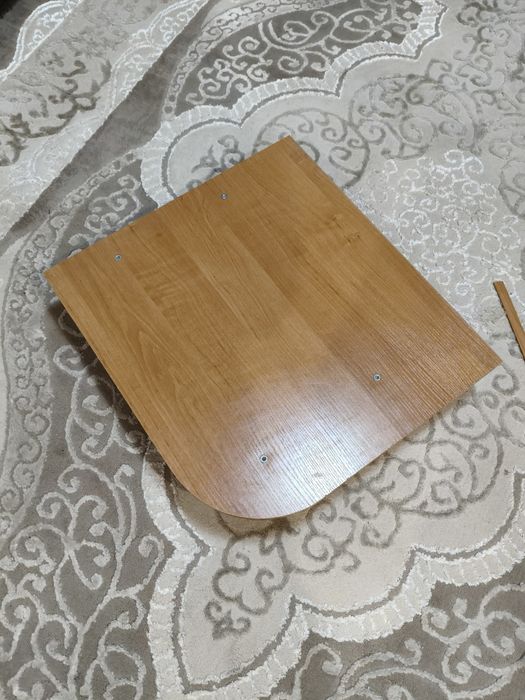 Підставка на письмовий стіл під монітор.