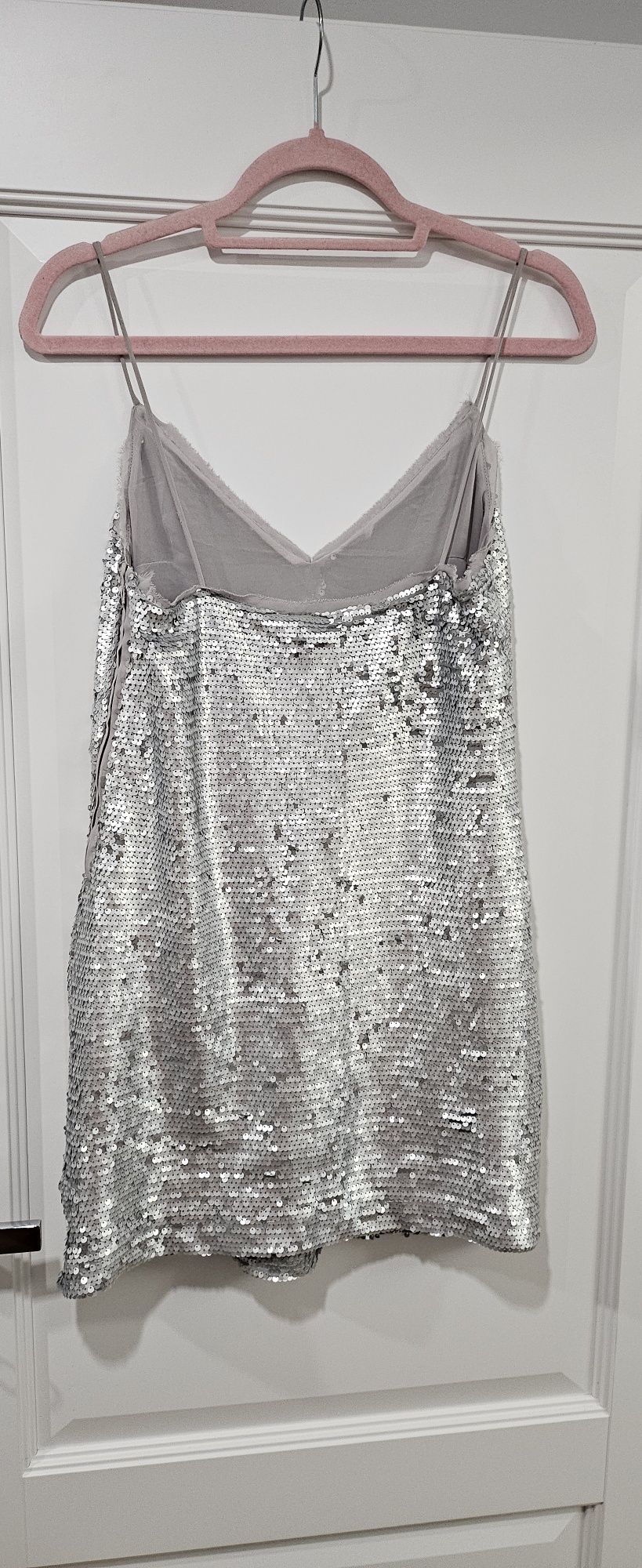 Cekiny srebrna sukienka Na Zara Mango