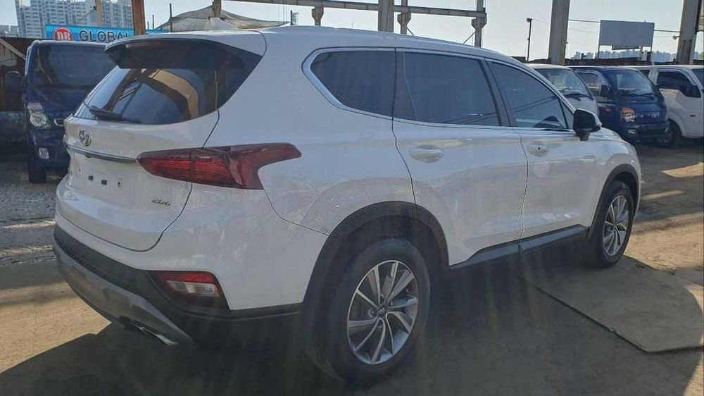 Hyundai Santa Fe 2WD