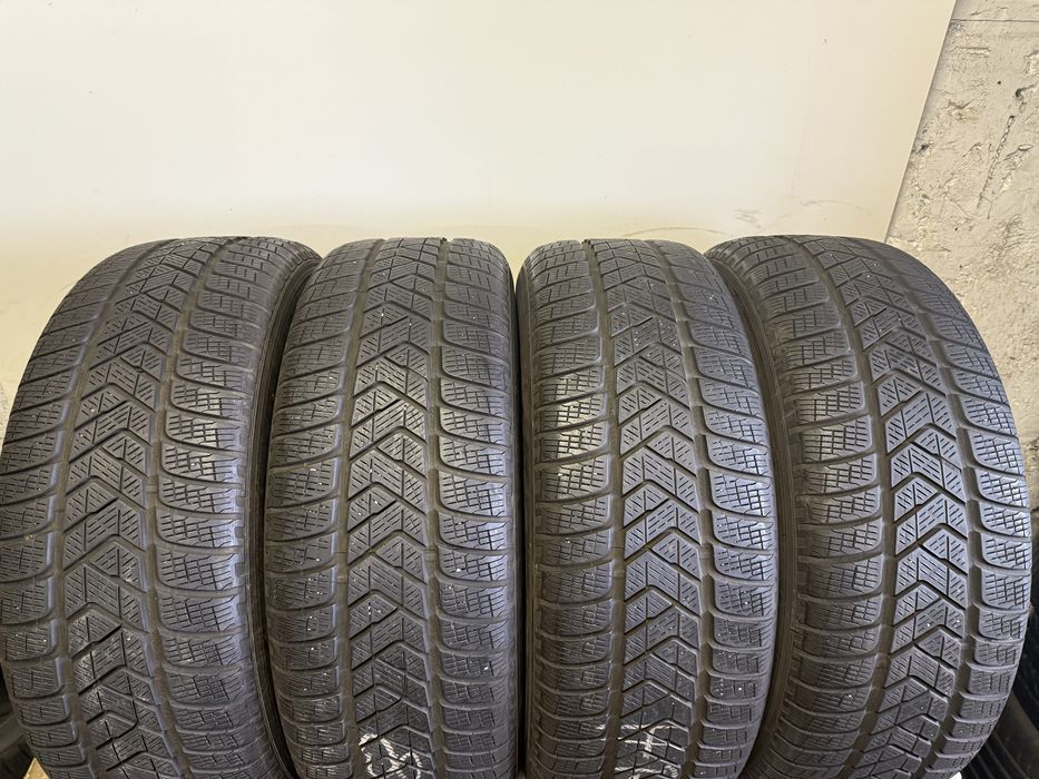 Zimowe opony Pirelli 235/65r17 2021r komplet