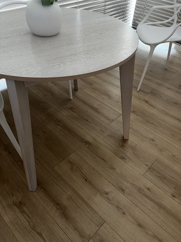 Sprzedam stoł firmy IWC Home blat 95 cm rozkladany