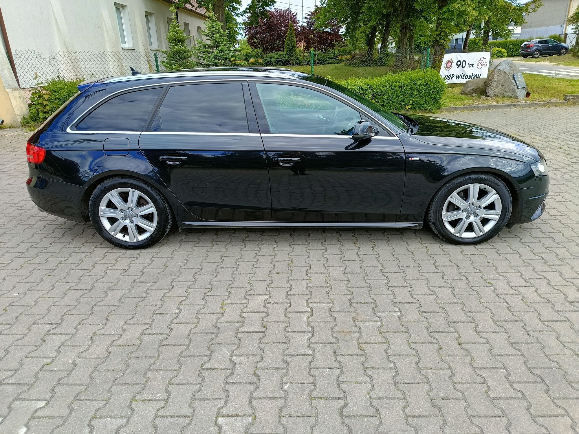Audi a4b8   S-Line,   3,0tdi.  Automat   Quattro