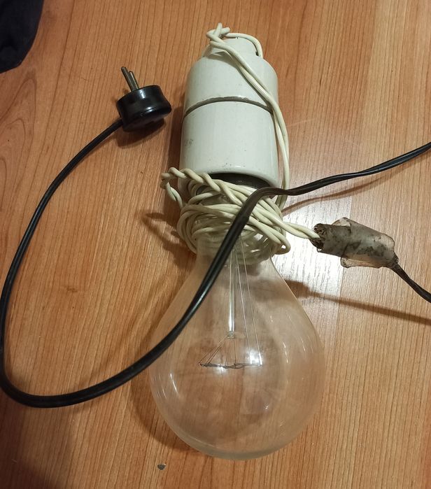 Лампа бошьшая накаливания розжарювання ссср с патроном прожекторная св