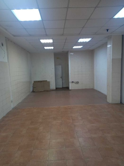 Магазин на красной линии Рынка, недалеко "Варус"