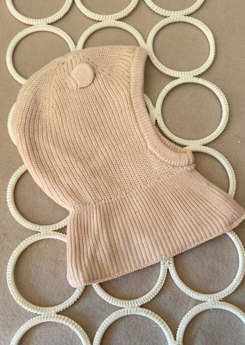 В язані шапки -шоломи  на флісі від h&m від 6 міс до 4 років