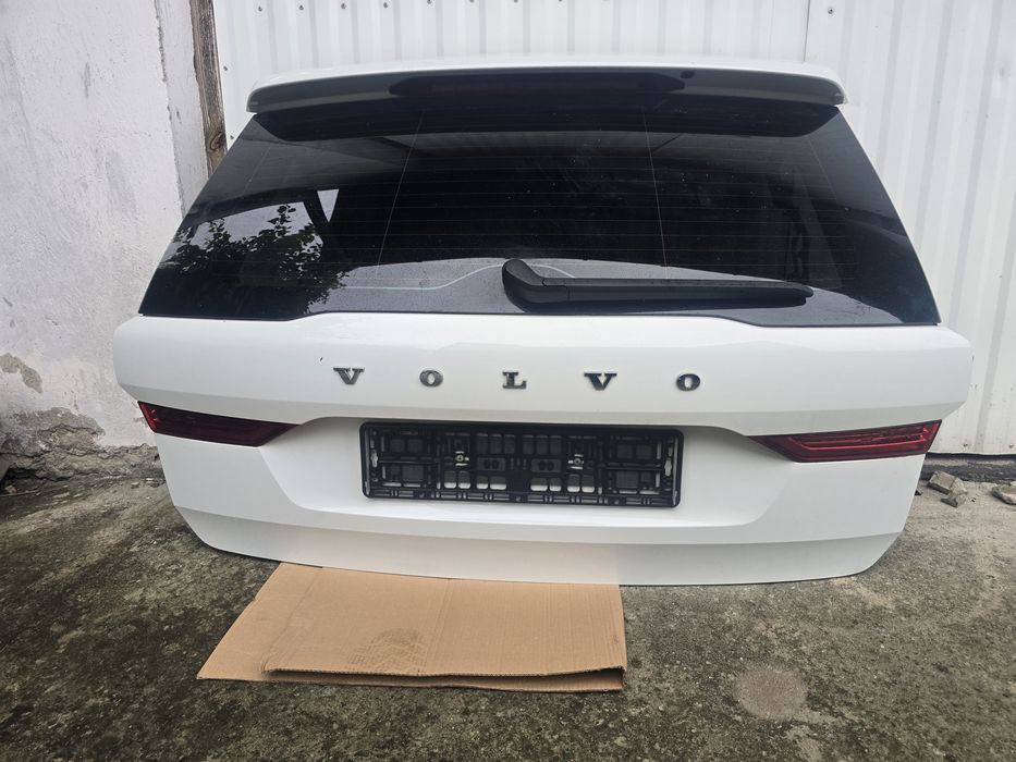Sprzedam klapę tył xc60