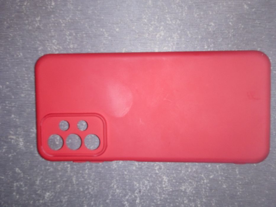 Продам чехол,красный