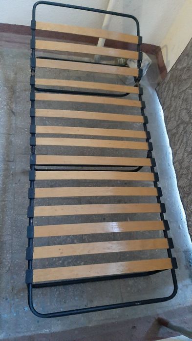 Раскладная кровать на ламелях