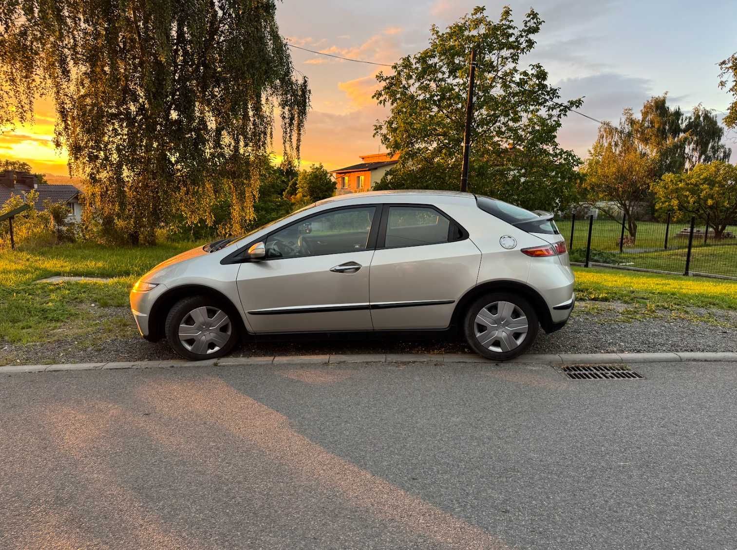 Honda Civic 8 UFO 1.8 140km