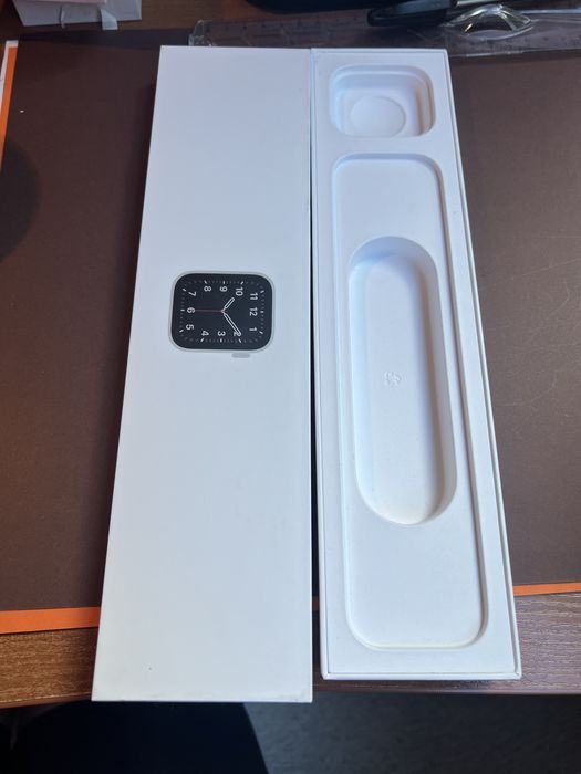 Apple watch SE 44mm model A2352