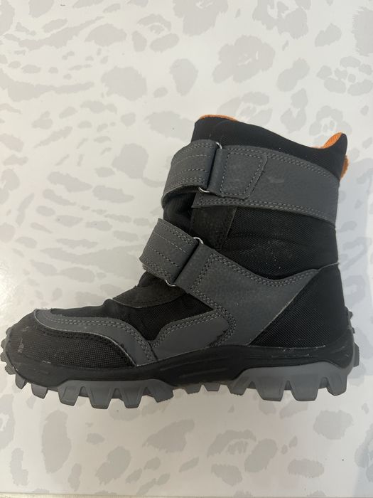 Зимові черевики дитячі в гарному стані,носились одну зиму
