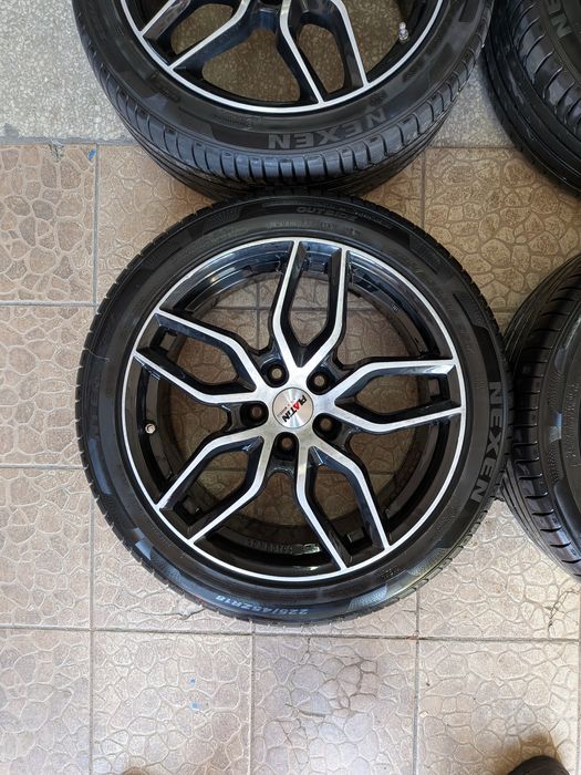 Komplet kół 18x8J 5x114,3 225/45/18