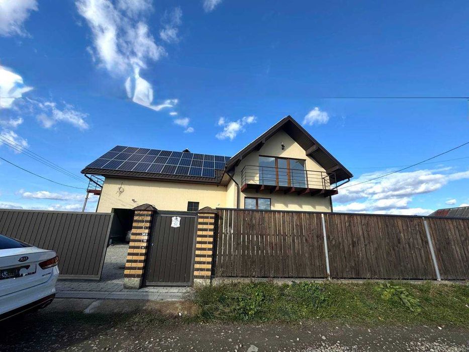 Сучасний особняк з ВЛАСНОЮ ділянкою!