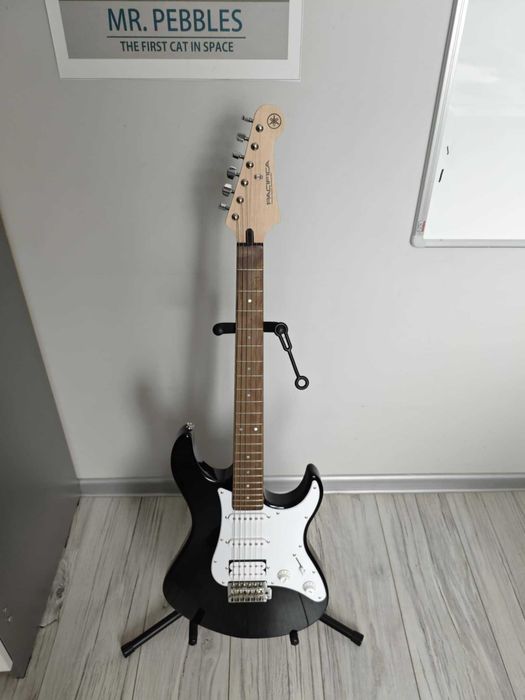 Zestaw giarowy: Yamaha Pacifica 012 +Line 6 Spider V 20MkII +akcesoria