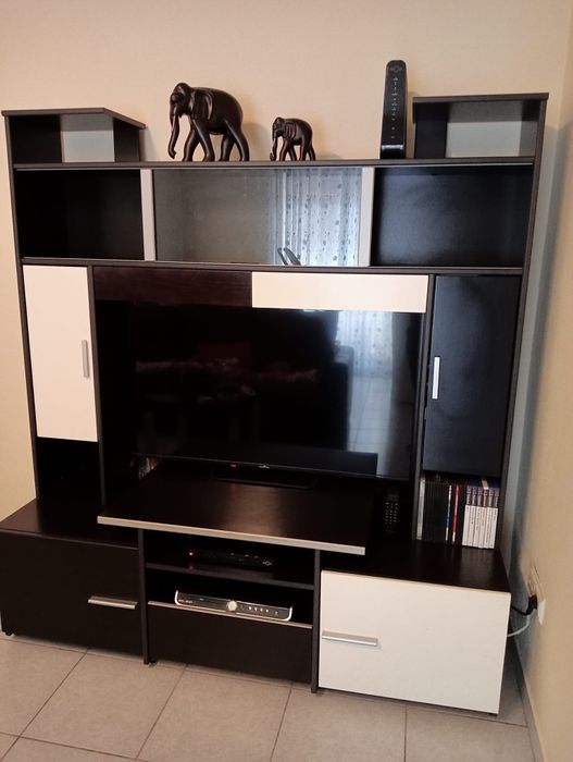 Móvel de TV em bom estado
