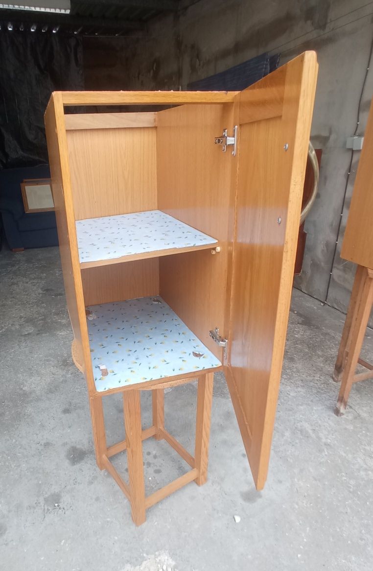 Móvel de cozinha em madeira