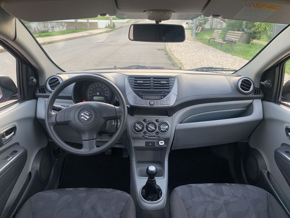 49 mil km * Suzuki 1.0 * 67 cv * 4 Pneus Novos * Histórico de Revisões