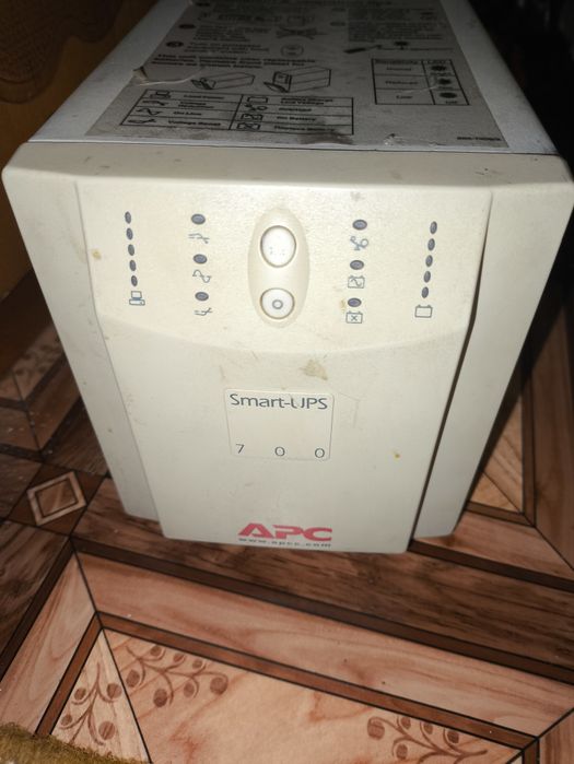 АPC Smart-UPS 700VA без АКБ 
HapiuHMu TpaHcOopMaTop