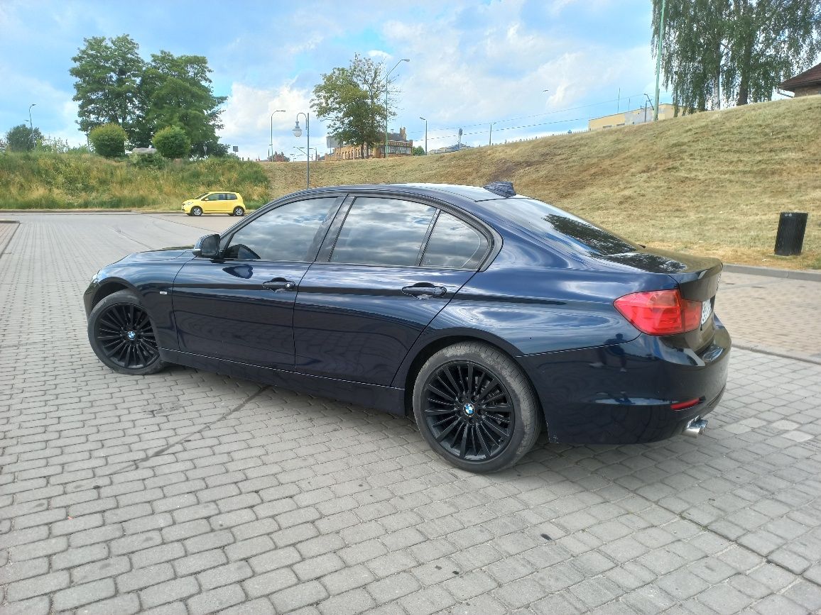 Bmw 320D F30 LUXURY 2.0l 184km 210 000km Automat HeadUp