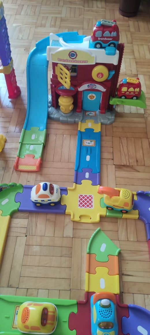 Duży zestaw Vtech Tuk Tuk 12 Autek Super na Prezent dla Dziecka Straż