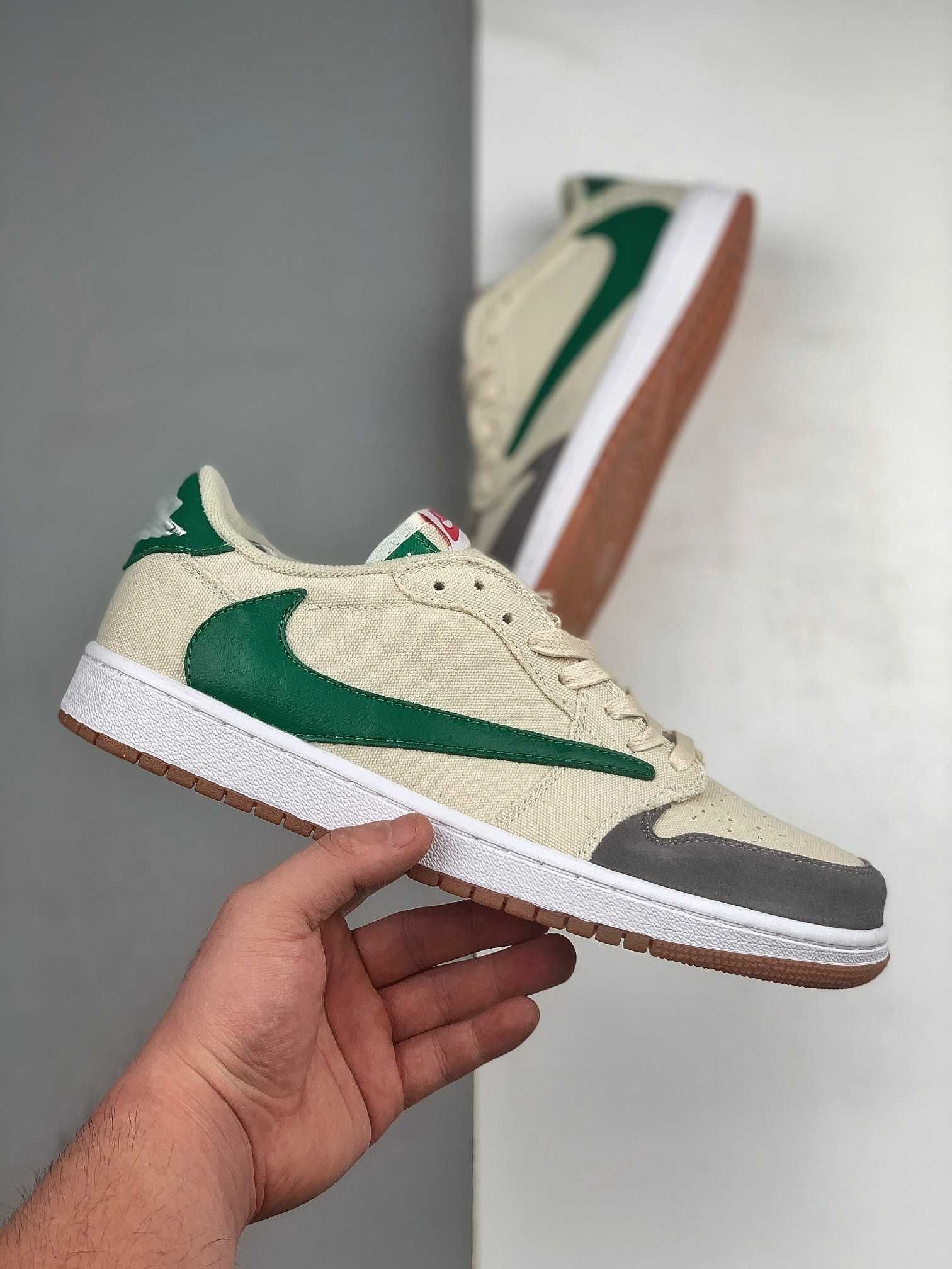 Travis Scott x Air Jordan 1 Low OG