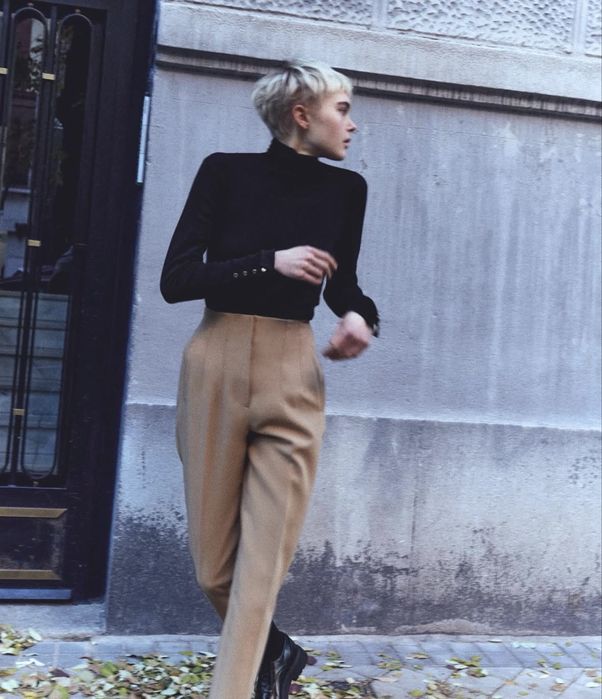 Брюки від бренду Zara