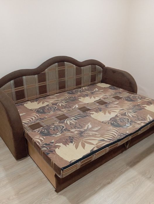 Диван двуспальный !