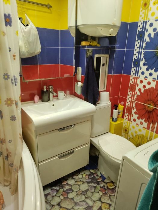Продам трикімнатну квартиру
