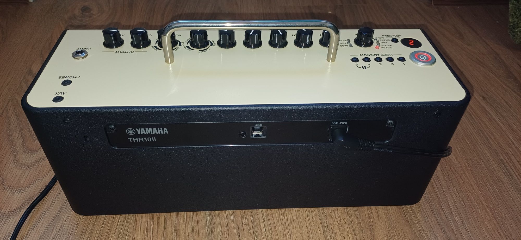 Комбоусилитель Yamaha THR10II