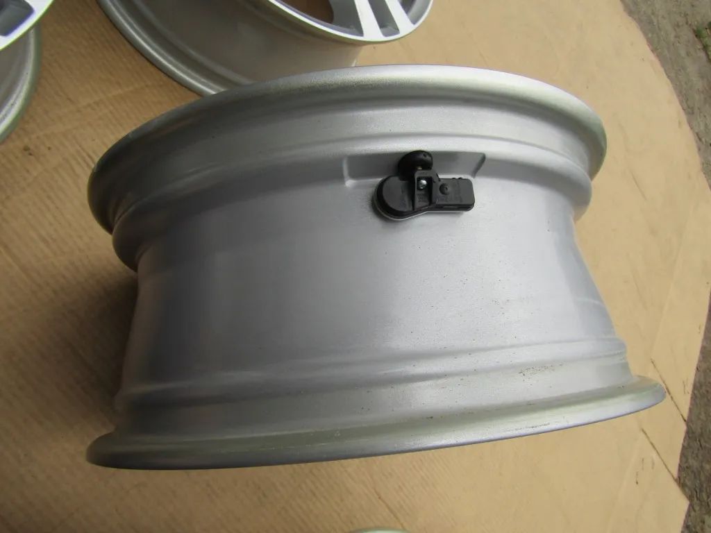 4x Felgi 16 Hyundai i30 I II III ix35 ix20 ix25 Tucson Kia + czujniki TPMS