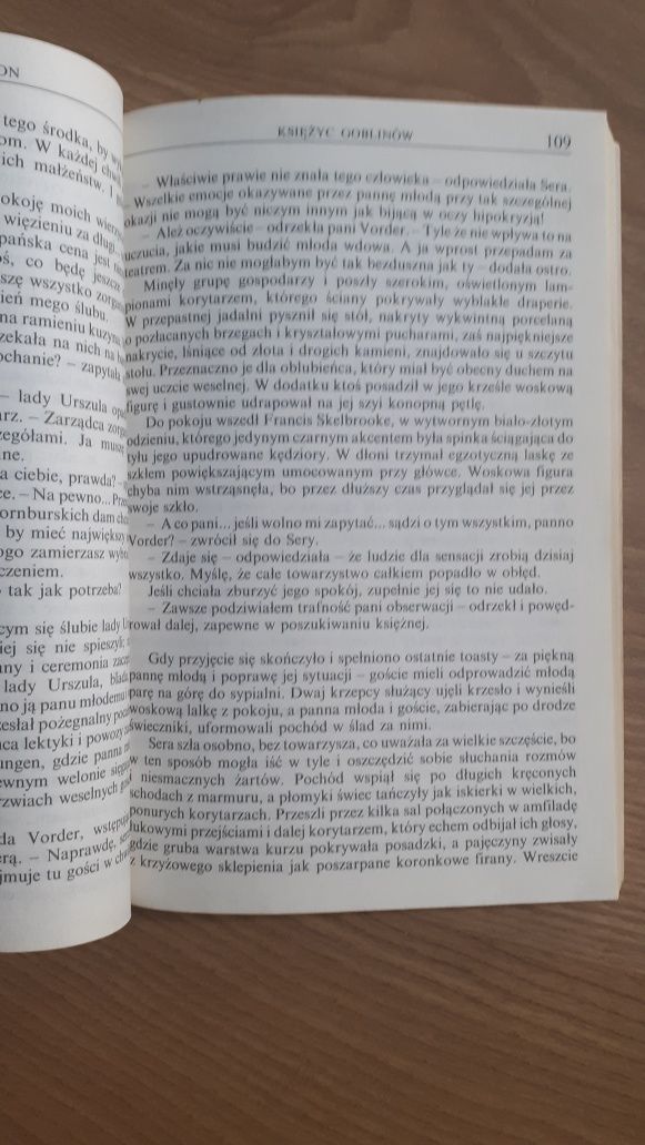 Teresa Edgerton "Księżyc Goblinów"