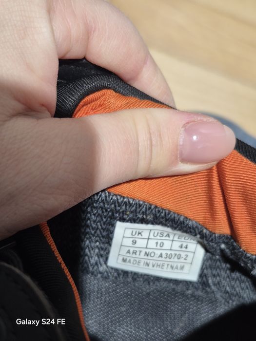 Чоловічі кросівки