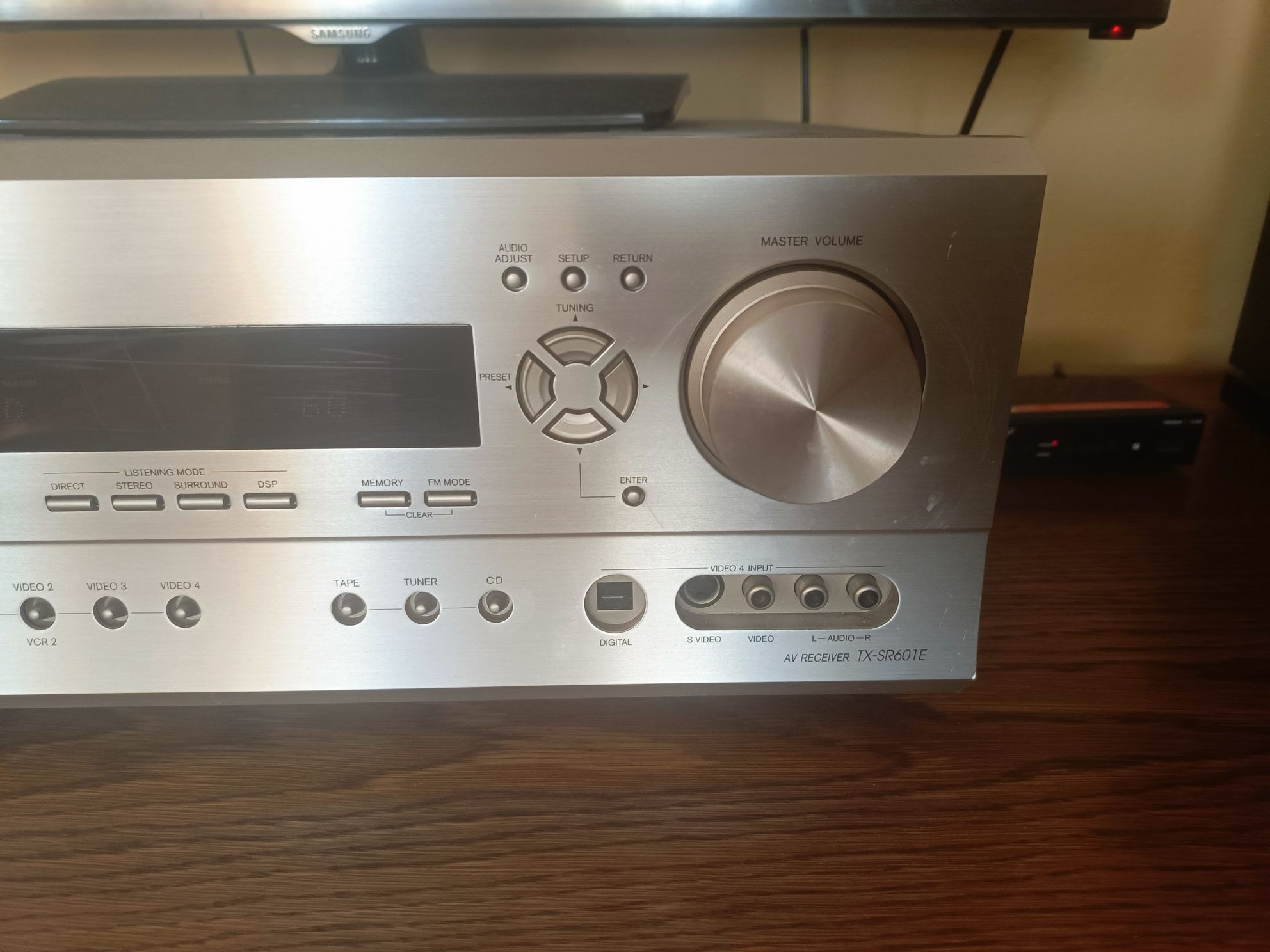 Amplituner Onkyo TX-SR601E