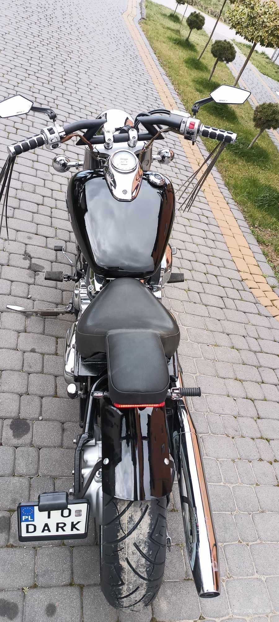 DRAG STAR 650 Bobber custom robi wrażenie