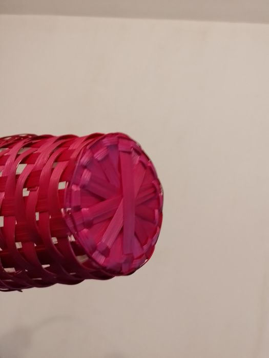 Doniczka wykładana folią ciemny róż Kosz koszyk