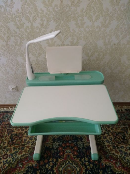 Дитяча парта зі стільцем