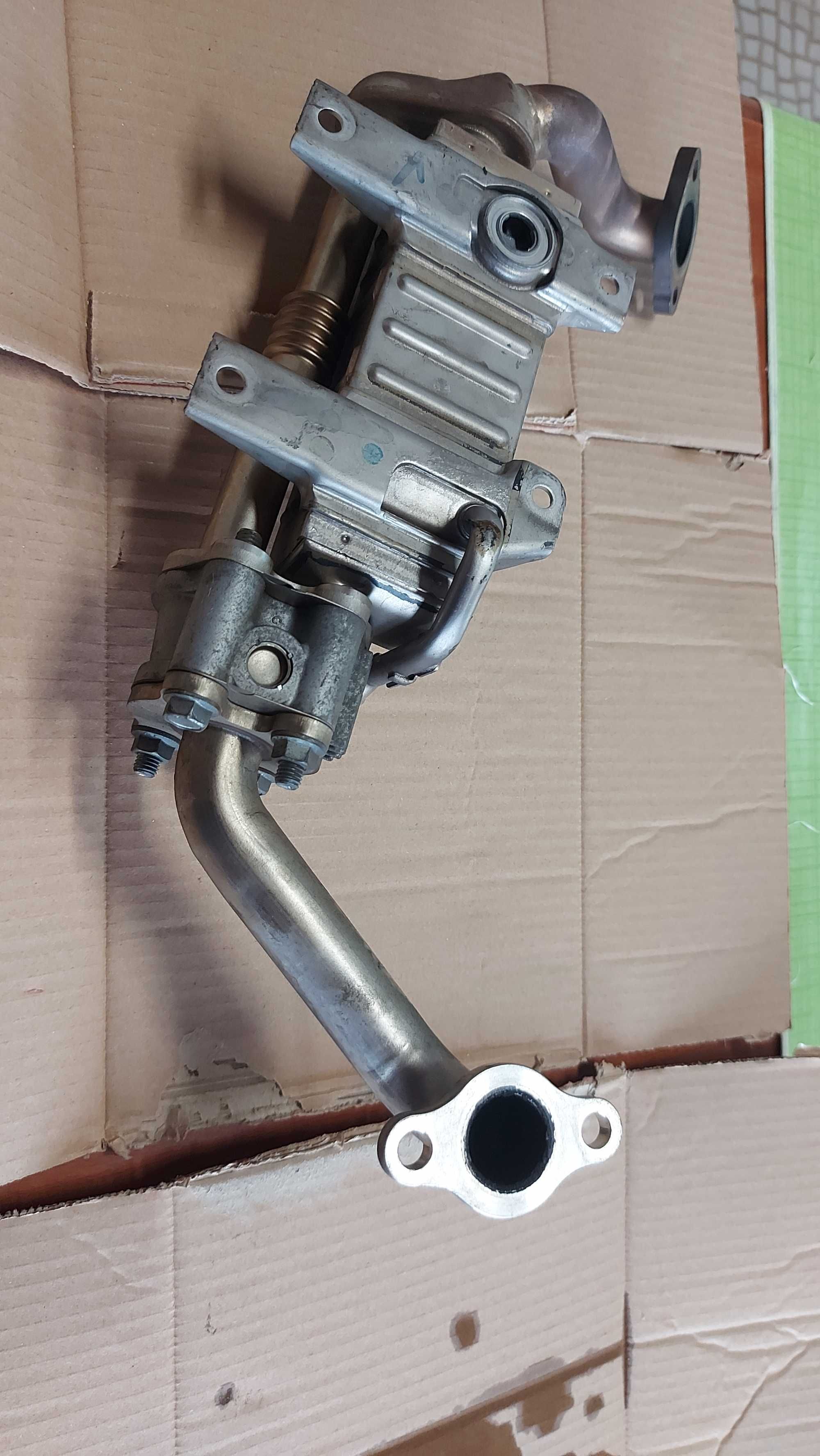 Válvula EGR completa- Toyota avensis 2.2 d4d