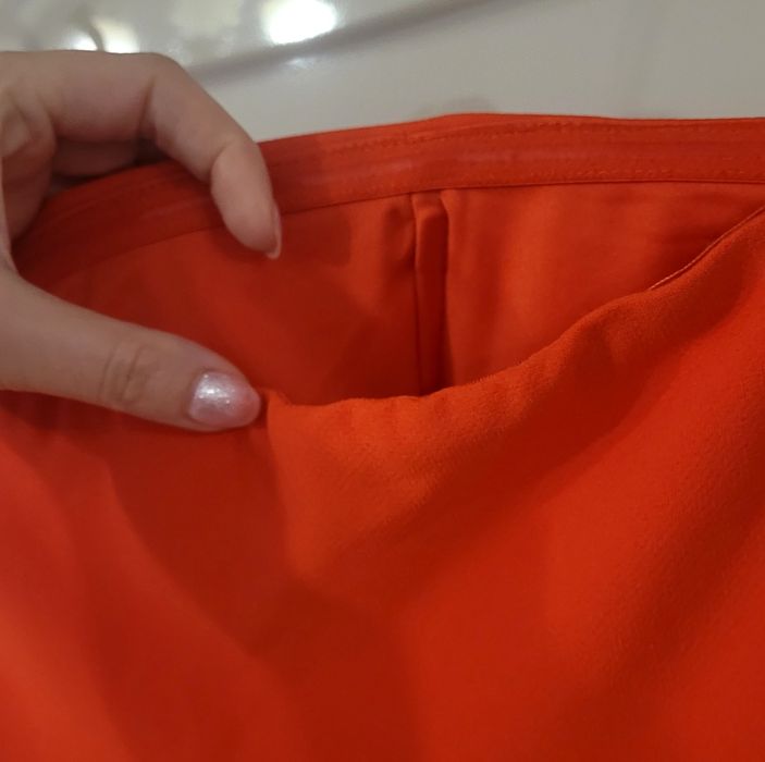 Nowa przepiękna dopasowana sukienka asymetryczna bez ramiączek XS