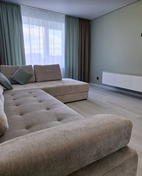 Продаж 2к квартири 71 кв. м на вул. Курбаса Леся