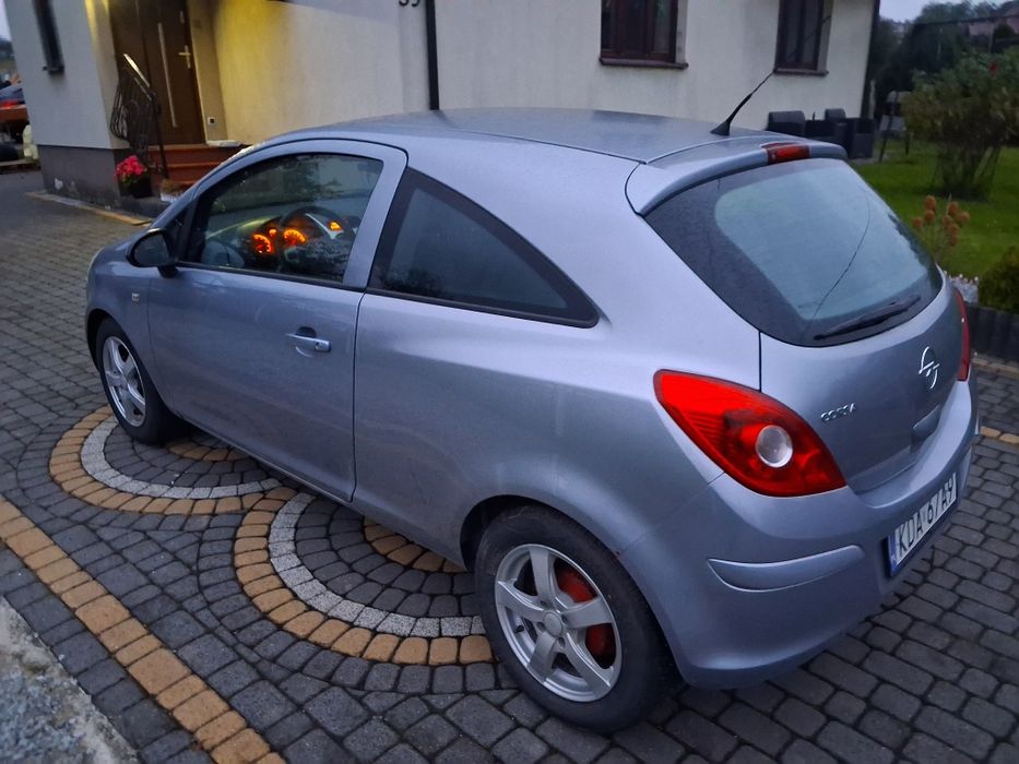 Opel Corsa D 1.4 benzynka 120tys przebiegu KIELCE  super stan klima