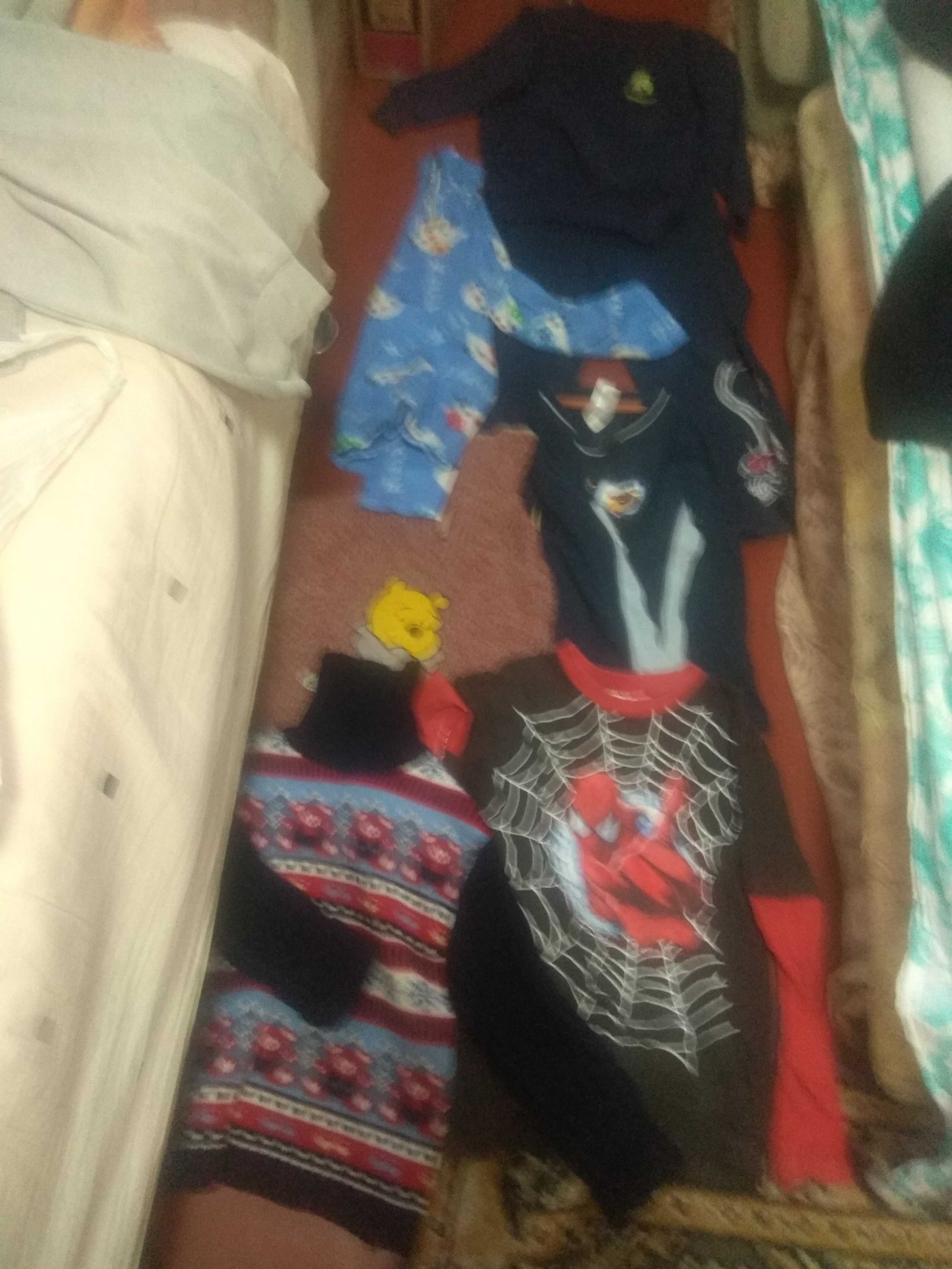 Продам  детские вещи