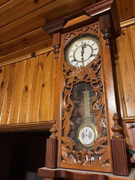 Zabytkowy zegar scienny