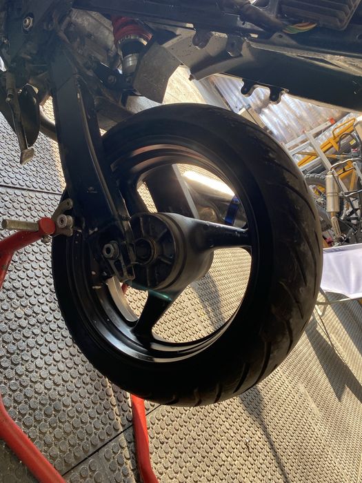 Felga koło tył prosta honda cbr 600 f4i 01-06 czesci alternator oś