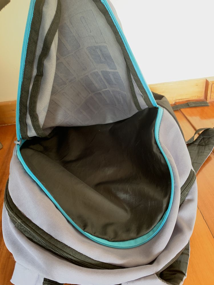 Mochila puma cinzenta