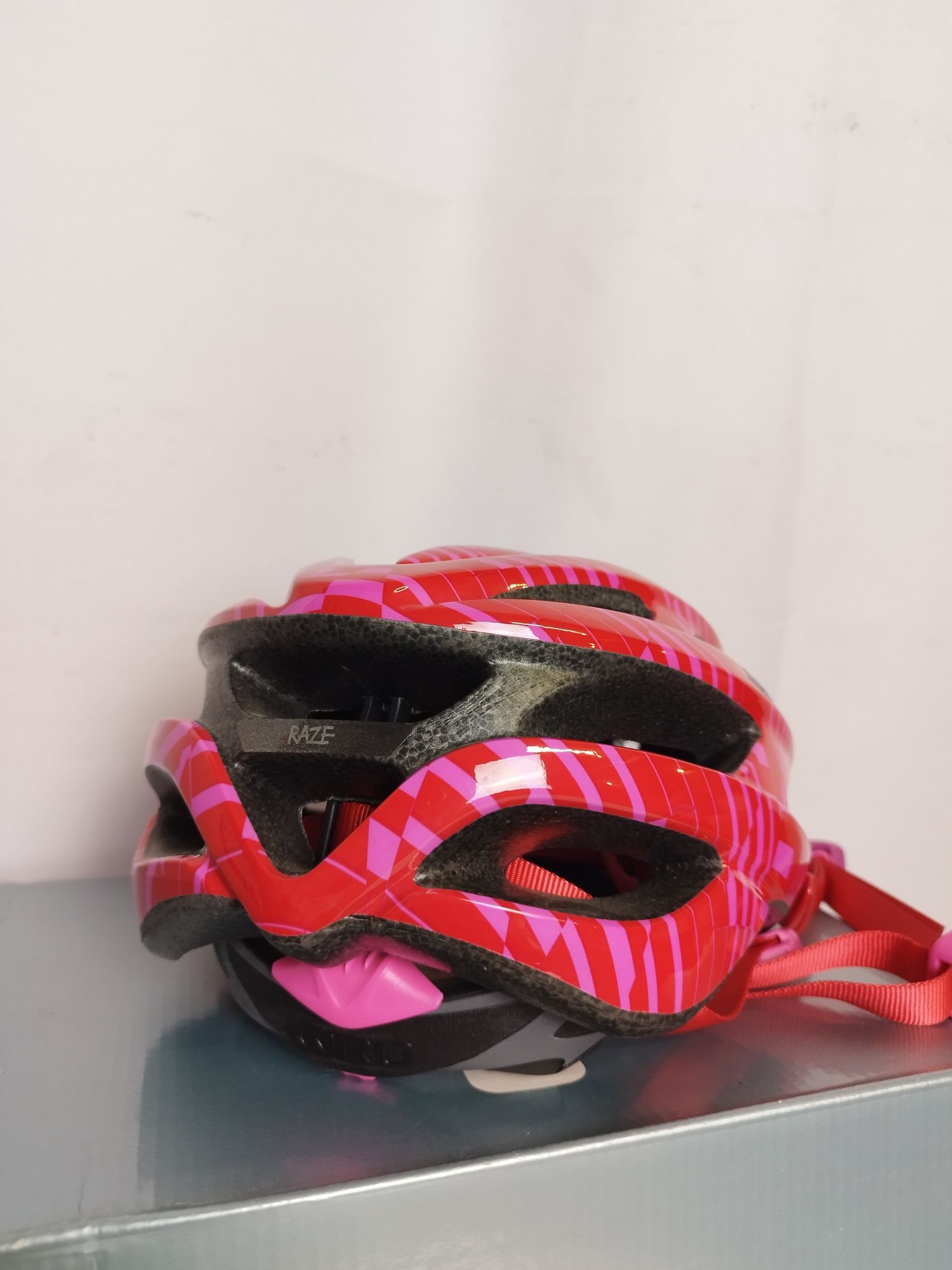 Nowy dziewczęcy kask rowerowy Giro Raze (50-57cm)