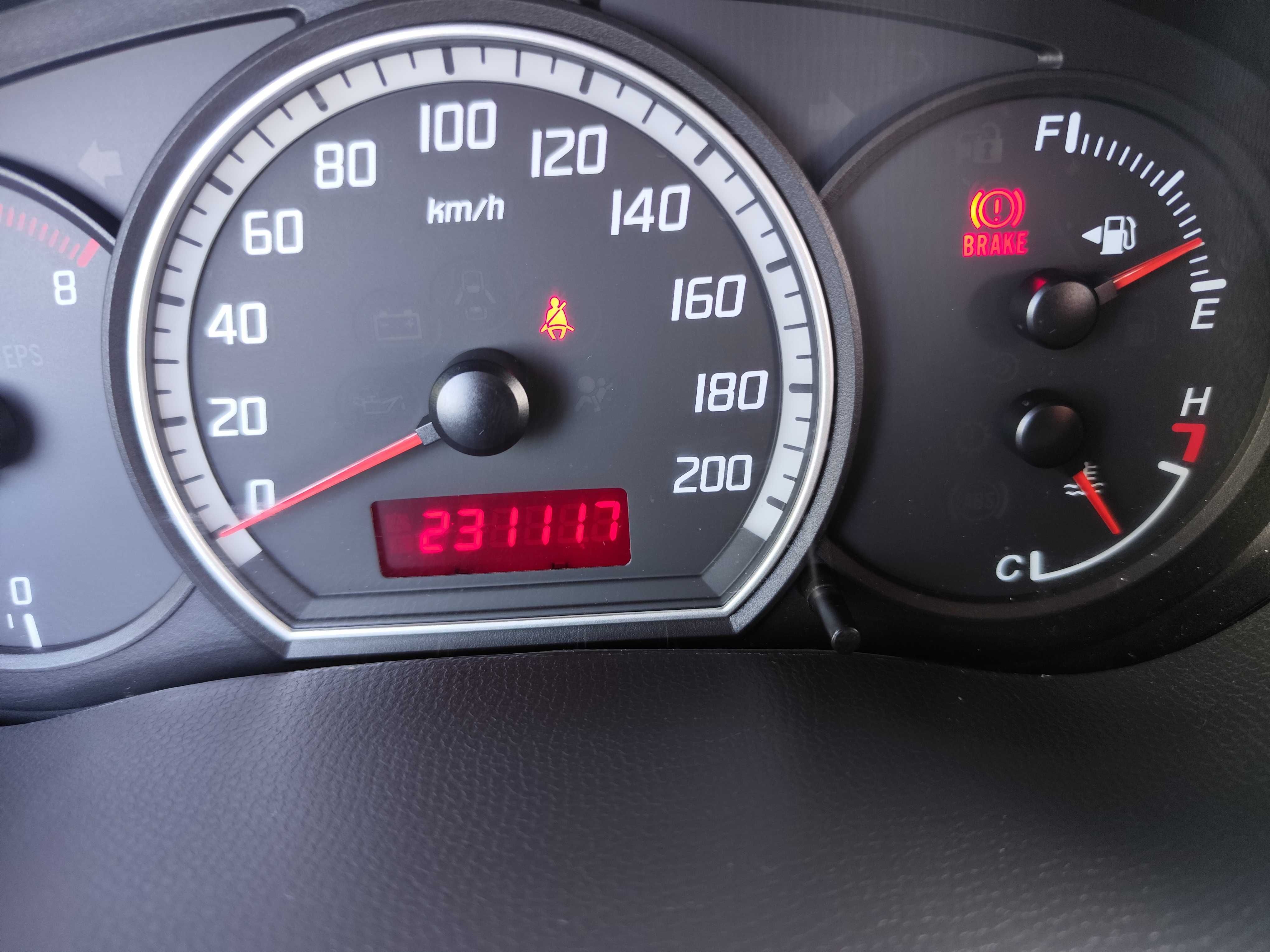 Suzuki Swift 1.3 benzyna sprzedam