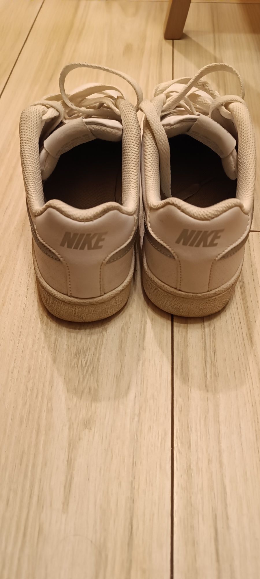 Buty Nike białe sznurowane