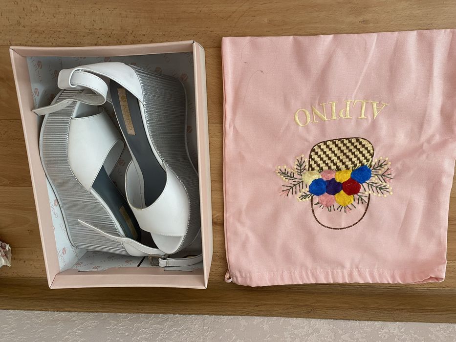 Босоніжки 38